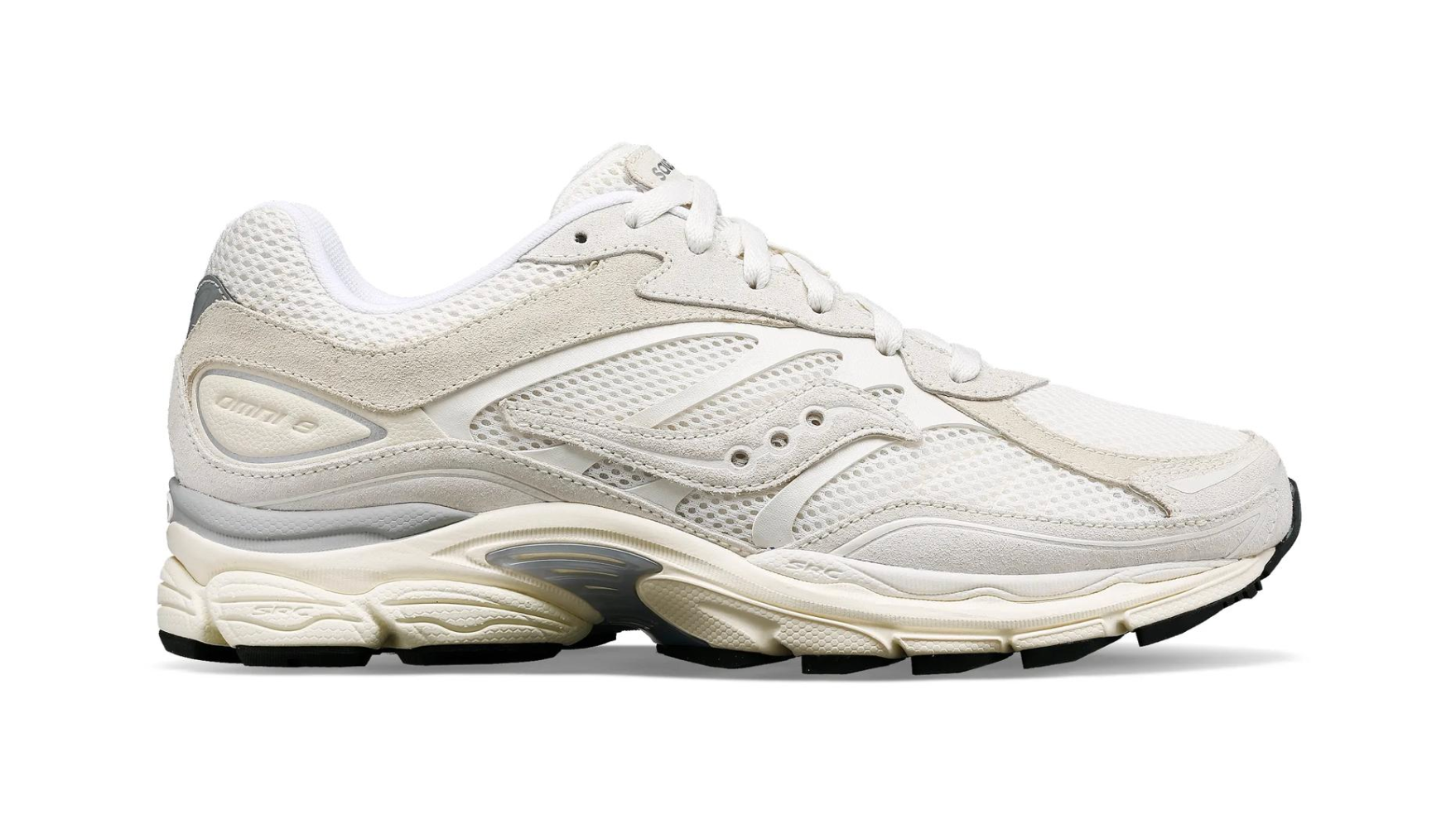 Découvrez la Saucony ProGrid Omni 9 Premium White, une sneaker rétro-running blanche au design Y2K, combinant construction technique et amorti ProGrid vue de profil. 