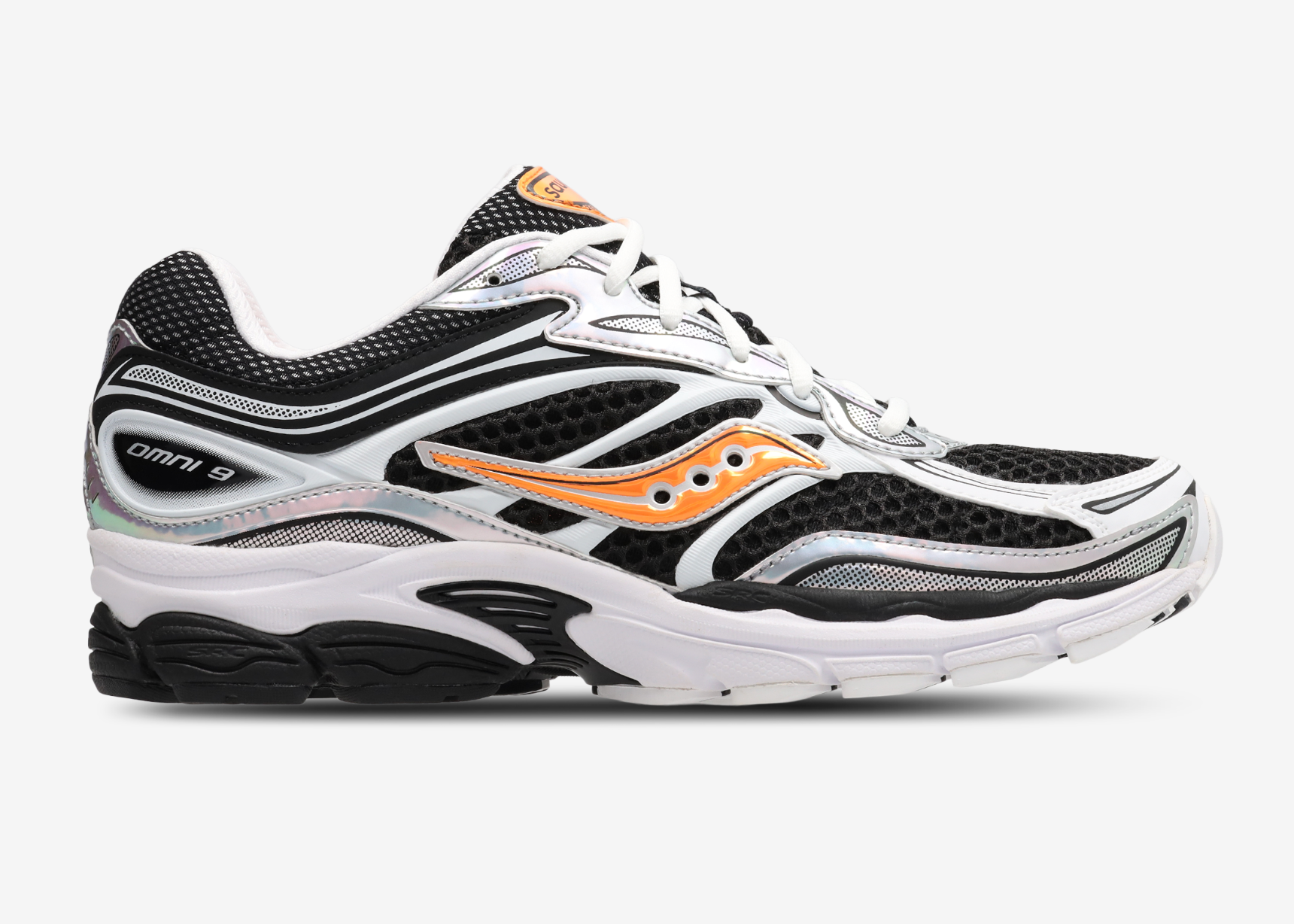 Saucony ProGrid Omni 9 Speed Shades White Black Orange, sneaker Saucony blanche, noire et orange au design technique rétro-running et à la construction multicouche vue de profil. 