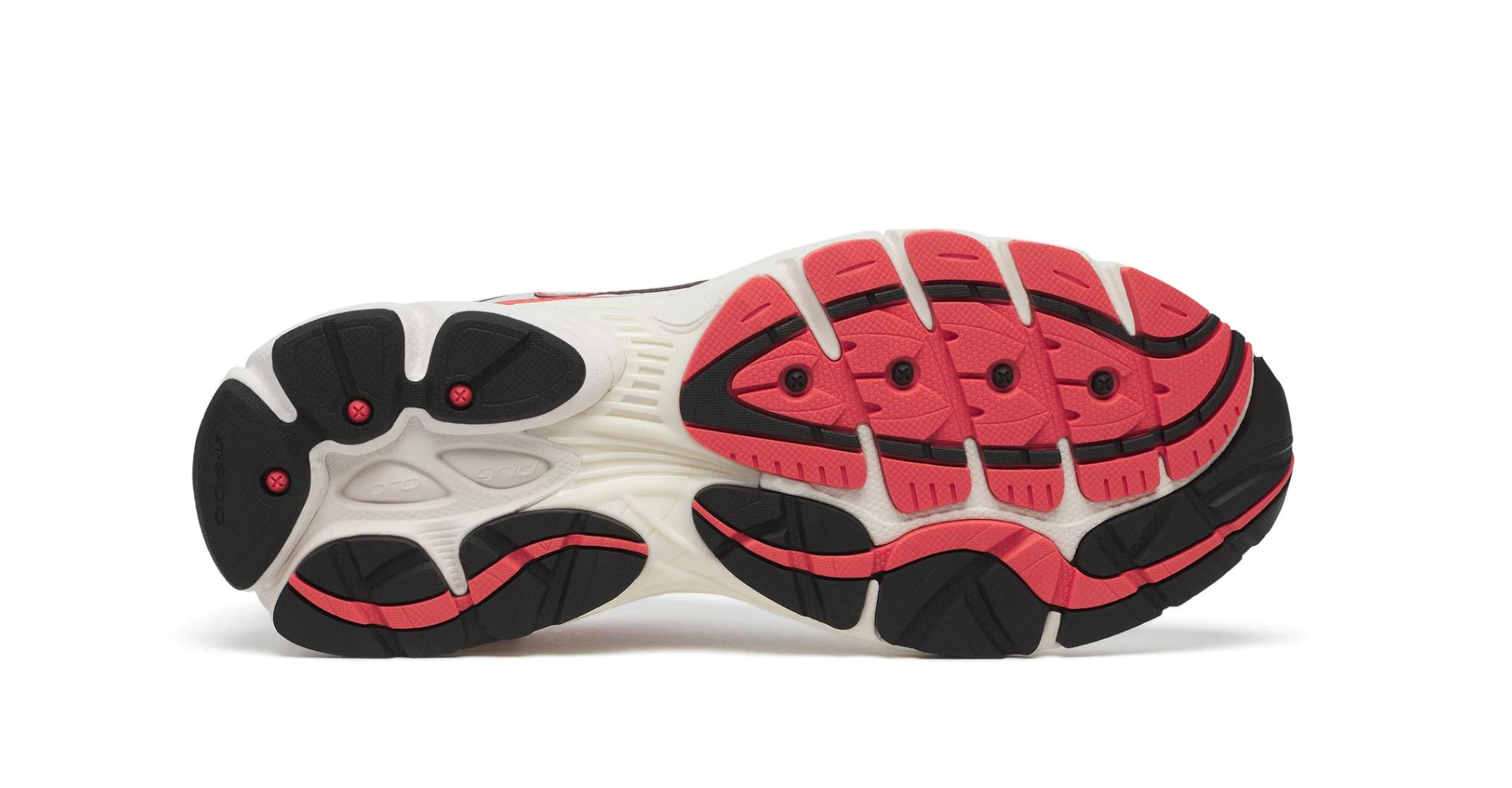 Découvrez la Saucony ProGrid Omni 9 TMY Ivory Coral, une sneaker rétro-running ivoire et corail au design Y2K, avec construction technique et amorti ProGrid vue du dessous. 