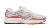 Découvrez la Saucony ProGrid Omni 9 TMY Ivory Coral, une sneaker rétro-running ivoire et corail au design Y2K, avec construction technique et amorti ProGrid vue de profil. 