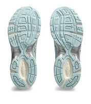 chaussure de running ASICS GEL BLEU CIEL ETE, blanc, semelle légère, vue du dessous