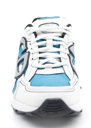 Dior B30 Blue Mesh White Technical Fabric avec tige en mesh bleu respirant, empiècements en tissu technique blanc, silhouette running moderne et semelle en caoutchouc.