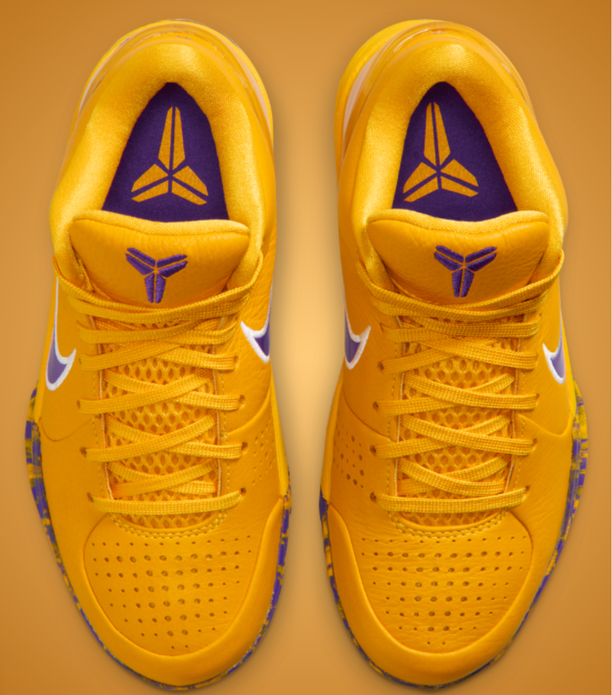 Nike Kobe 4 Protro Draft Day Pack Los Angeles Lakers avec tige en mesh technique, empiècements synthétiques, amorti Zoom Air, mousse Cushlon et coloris inspiré des Los Angeles Lakers.