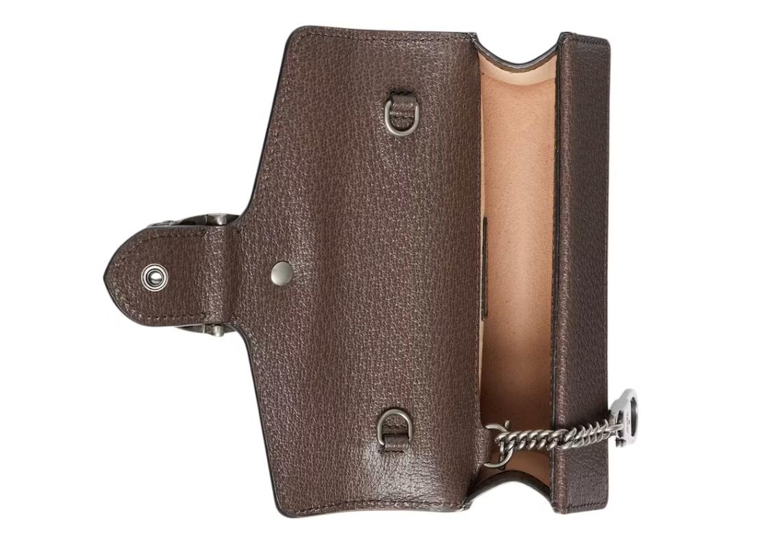 Gucci Dionysus Shoulder Bag Super Mini Jumbo GG Camel/Ebony en canvas camel et ébène avec motif Jumbo GG et chaîne palladiée.