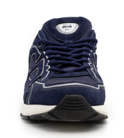 Dior B30 Navy Blue Suede avec tige en mesh respirant, empiècements en daim bleu marine et matières techniques, silhouette running moderne et semelle en caoutchouc.