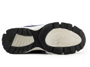 Dior B30 Navy Blue Suede avec tige en mesh respirant, empiècements en daim bleu marine et matières techniques, silhouette running moderne et semelle en caoutchouc.