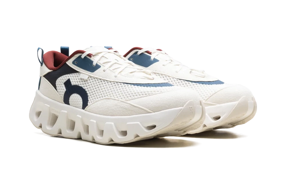 On Running K-Tech 2 Kith White Real Teal blanche et bleu sarcelle en mesh et suède synthétique avec semelle CloudSwift et Speedboard®.