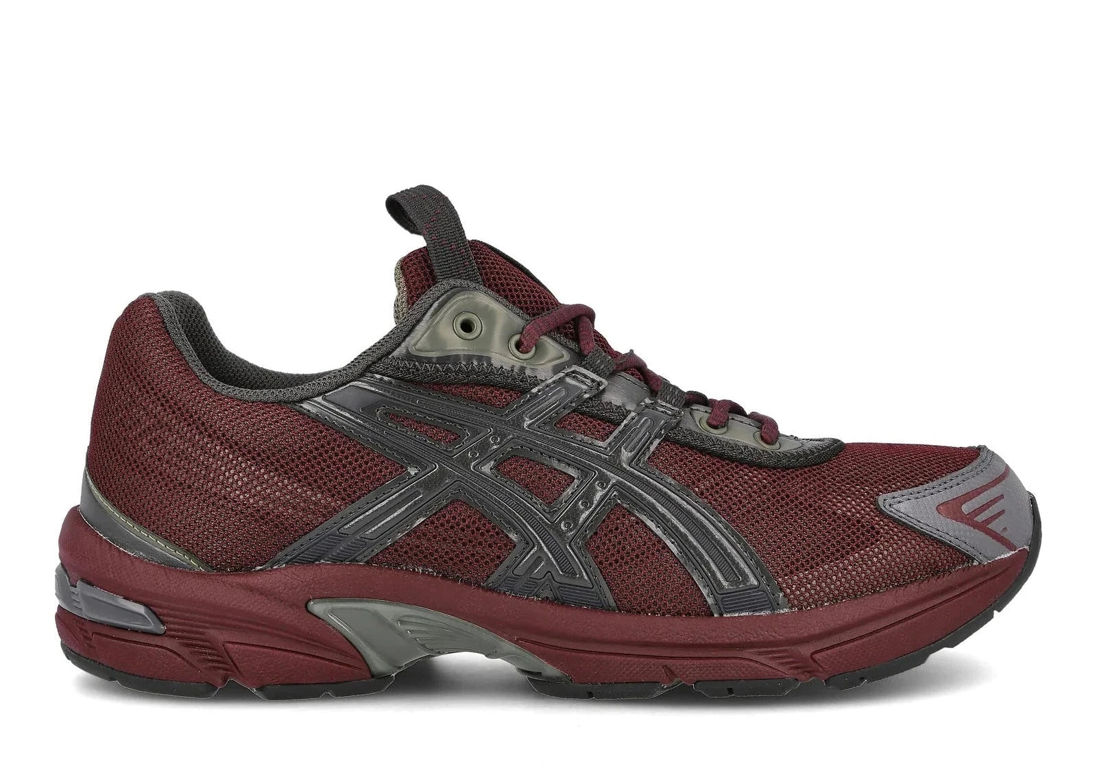 Sneakers ASICS UB2-S Gel-1130 Deep Mars Burgundy en mesh respirant, avec empiècements synthétiques premium, amorti GEL et palette Deep Mars et bordeaux sophistiquée.