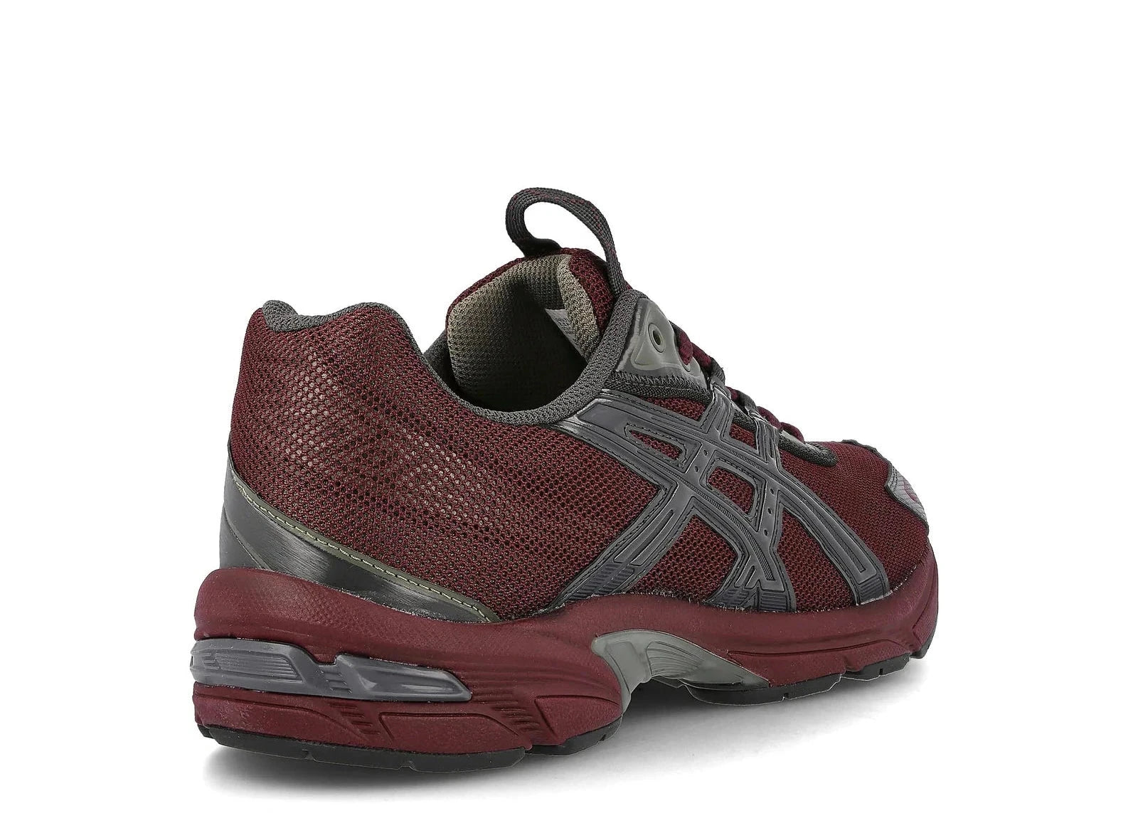 Sneakers ASICS UB2-S Gel-1130 Deep Mars Burgundy en mesh respirant, avec empiècements synthétiques premium, amorti GEL et palette Deep Mars et bordeaux sophistiquée.