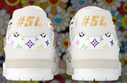 Takashi Murakami’s Louis Vuitton Trainer 54 blanc fleurs multicolors 