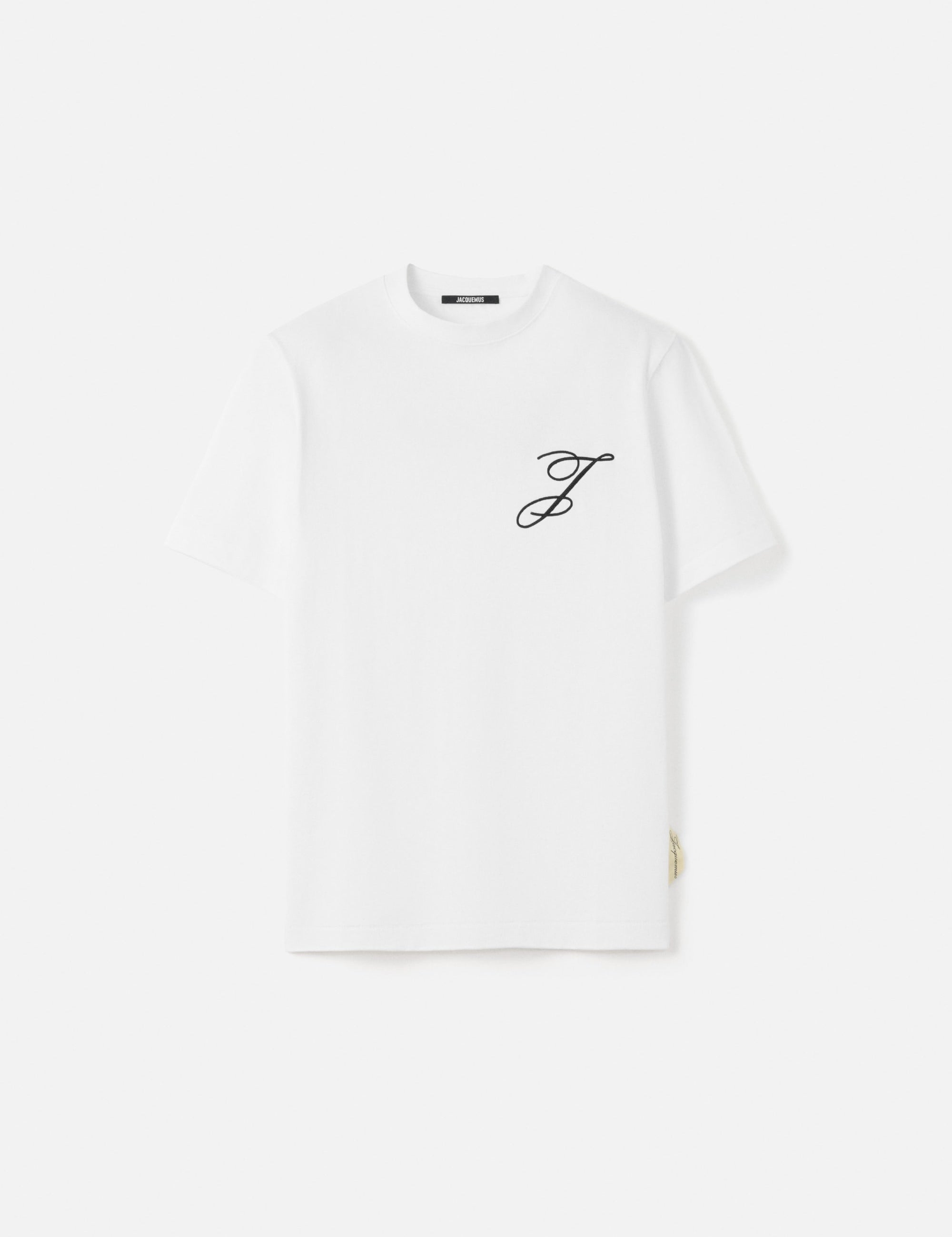 m² avec logo script blanc, au design minimaliste et premium.
