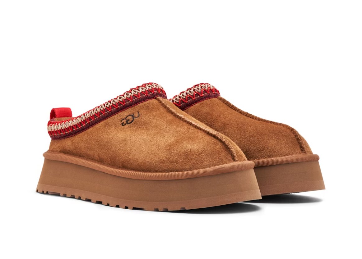 UGG Tazz Slipper Chestnut en suede marron caramel avec intérieur UGGplush™ et semelle plateforme SugarSole.