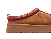 UGG Tazz Slipper Chestnut en suede marron caramel avec intérieur UGGplush™ et semelle plateforme SugarSole.