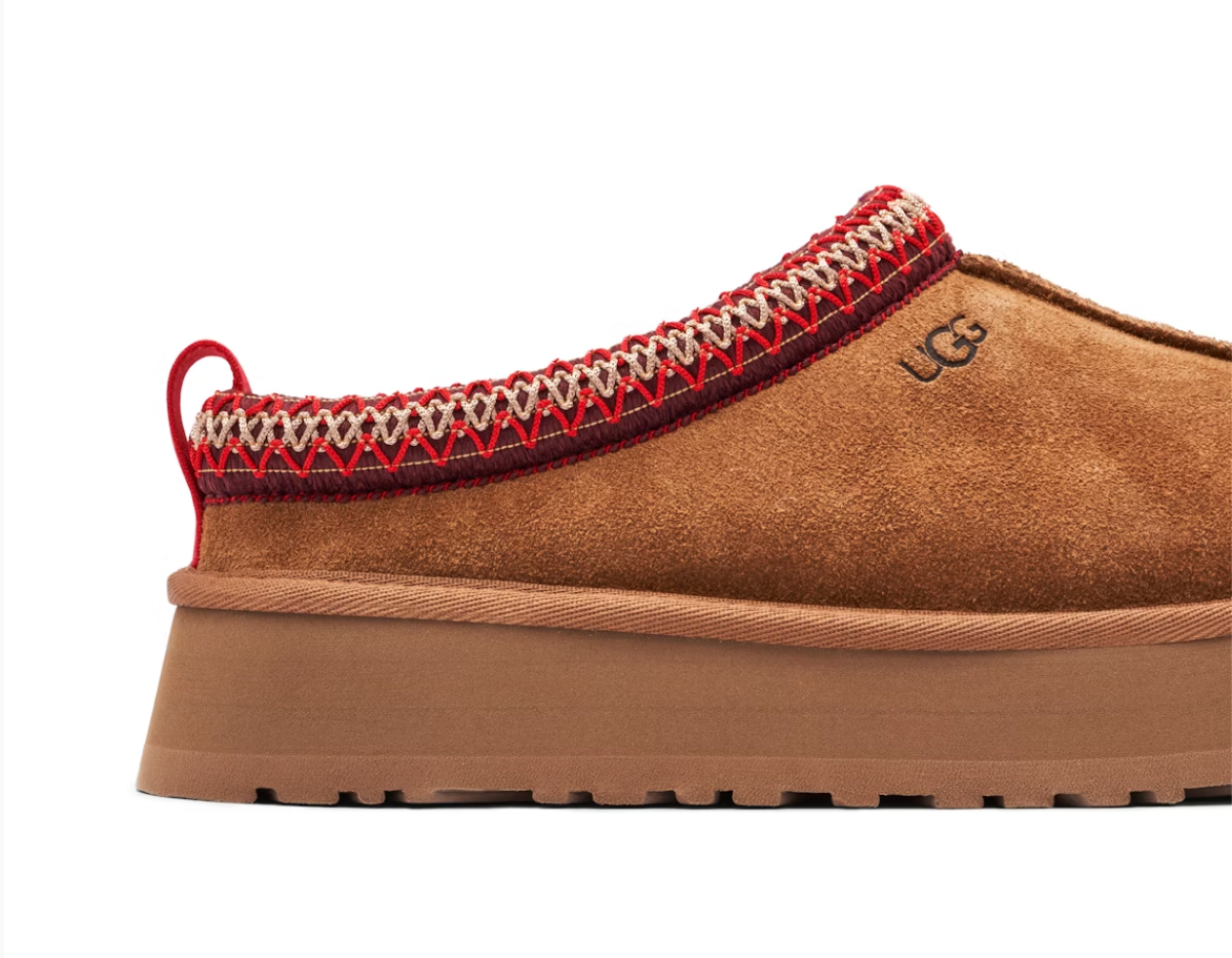 UGG Tazz Slipper Chestnut en suede marron caramel avec intérieur UGGplush™ et semelle plateforme SugarSole.