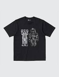 ee-shirt UNIQLO x KAWS Black – t-shirt blanc en coton premium avec imprimé noir signé KAWS, vue de face