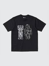 ee-shirt UNIQLO x KAWS Black – t-shirt blanc en coton premium avec imprimé noir signé KAWS, vue de face