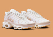 Nike Air Max Plus Premium Pale Vanilla – chaussures lifestyle confortables avec bulles d’air apparentes, vue de côté 