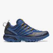 Salomon ACS Pro A-COLD-WALL Bluing Earth Brown avec tige en mesh technique respirant, cage synthétique structurée, système Quicklace™ et semelle extérieure Contagrip® vue de profil. 