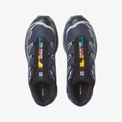 Salomon XT-6 Spellbound Maritime Blue Pearl Blue L49211100 en textile et synthétique bleu avec Quicklace™, SensiFit™ et semelle technique.