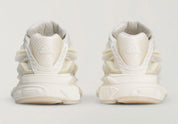 adidas Adistar Jellyfish Pharrell Williams White avec tige en maille technique blanche, cage en TPU sculptée, design futuriste et semelle extérieure en caoutchouc vue de profil. 