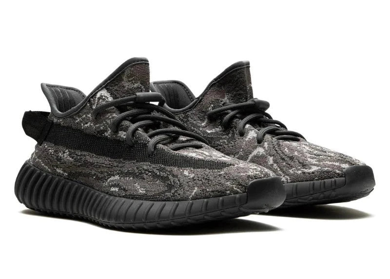 Sneakers adidas Yeezy Boost 350 V2 MX Dark Salt grises et noires en Primeknit avec semelle Boost et design nervuré iconique