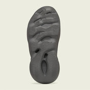 adidas Yeezy Foam RNR Carbon – paire lifestyle premium légère et respirante