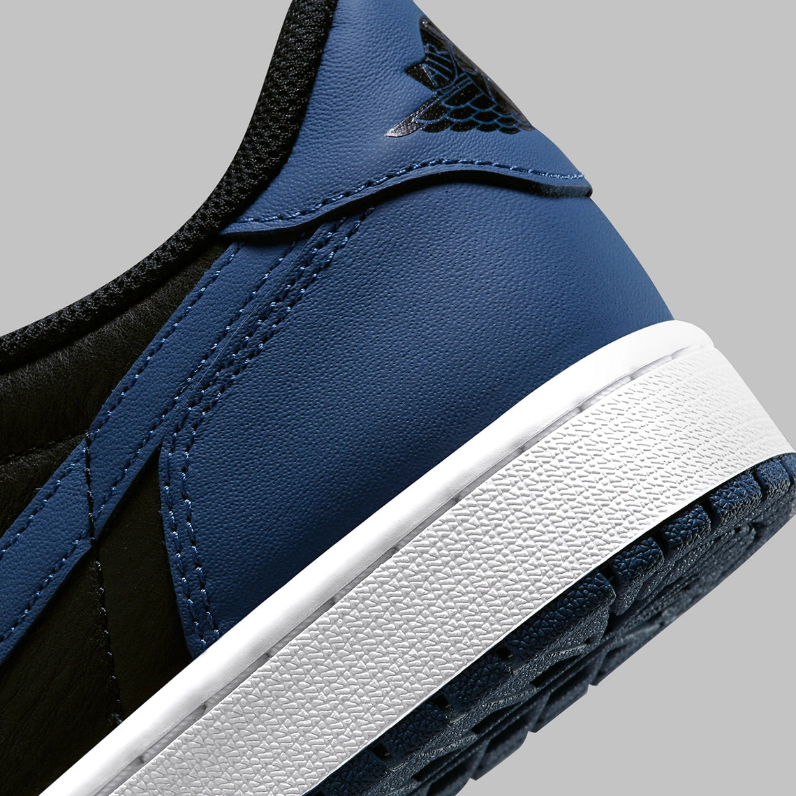 Jordan 1 Retro Low OG Mystic Navy
