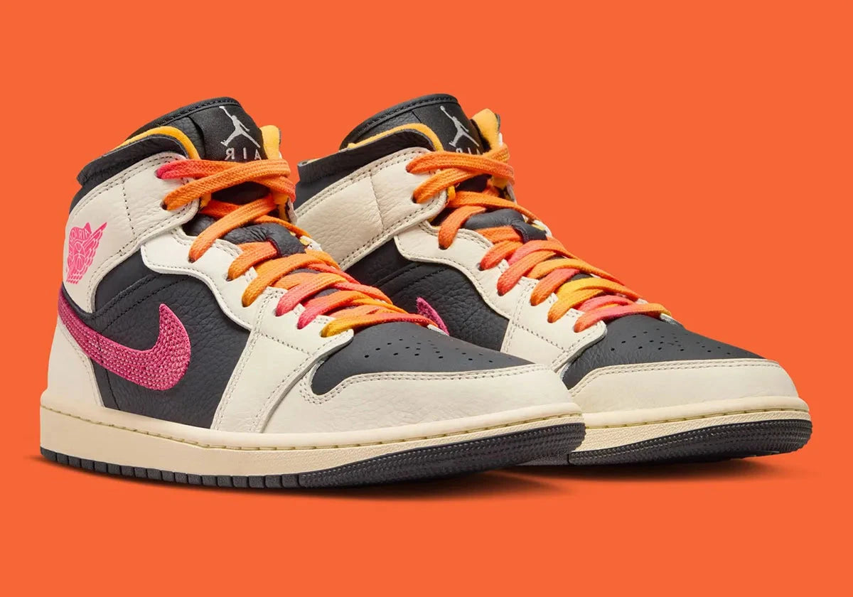 Jordan 1 Mid SE Edge Flight Club en cuir premium avec finitions déstructurées, Swoosh iconique et semelle vintage, vue de 3/4