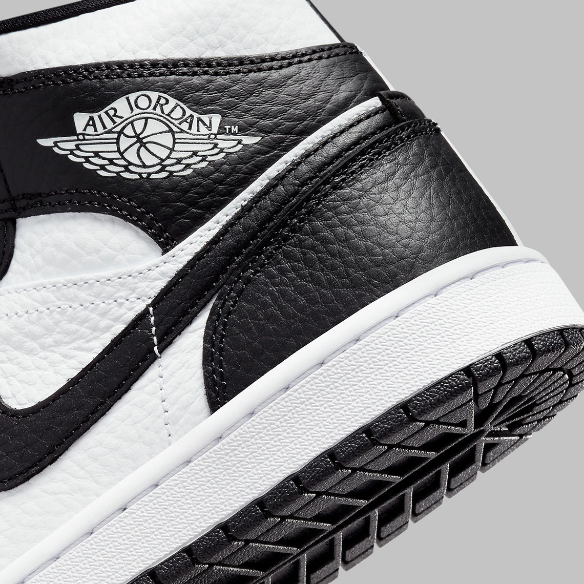 Jordan 1 Mid Split Black White