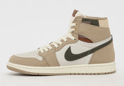 Air Jordan 1 Retro High OG Khaki, sneaker montante Jordan Brand en coloris kaki avec design iconique, amorti confortable et finitions premium.