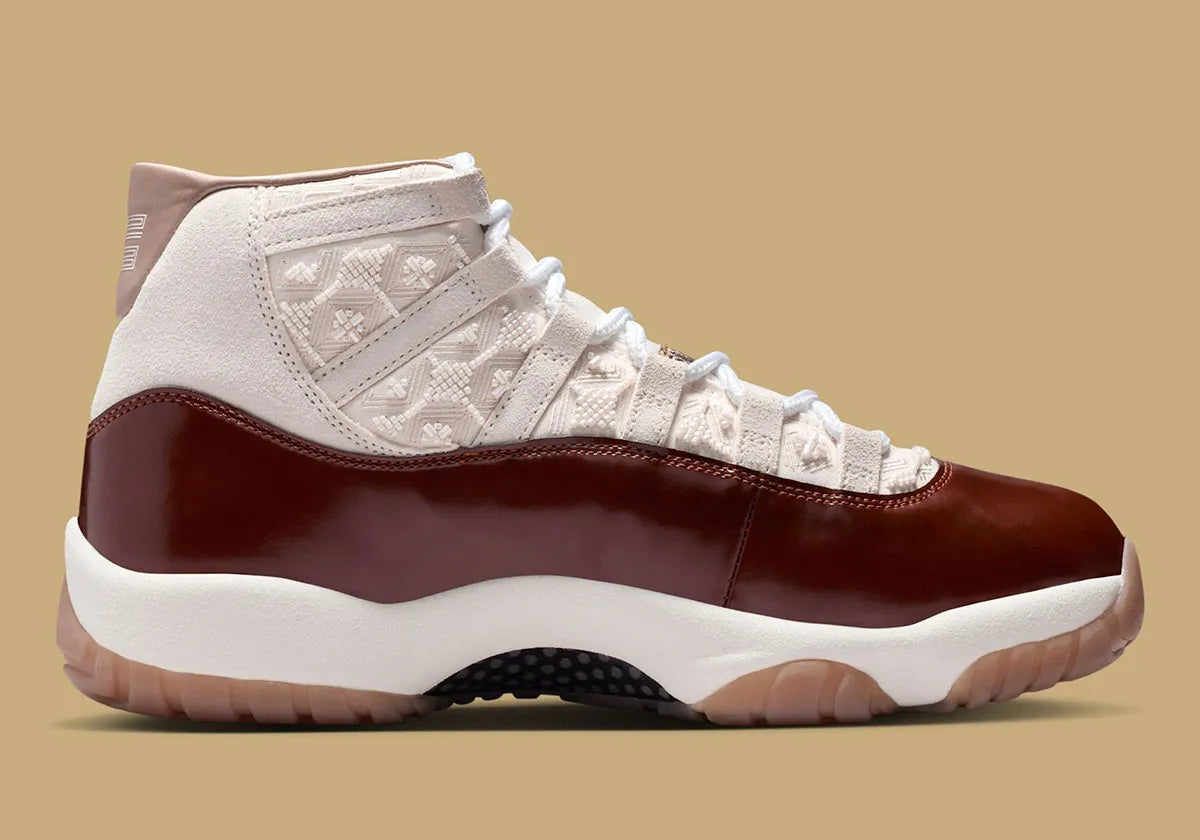 Sneakers Air Jordan 11 Retro China blanches et rouges en cuir verni avec semelle translucide et amorti Air