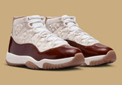 Sneakers Air Jordan 11 Retro China blanches et rouges en cuir verni avec semelle translucide et amorti Air