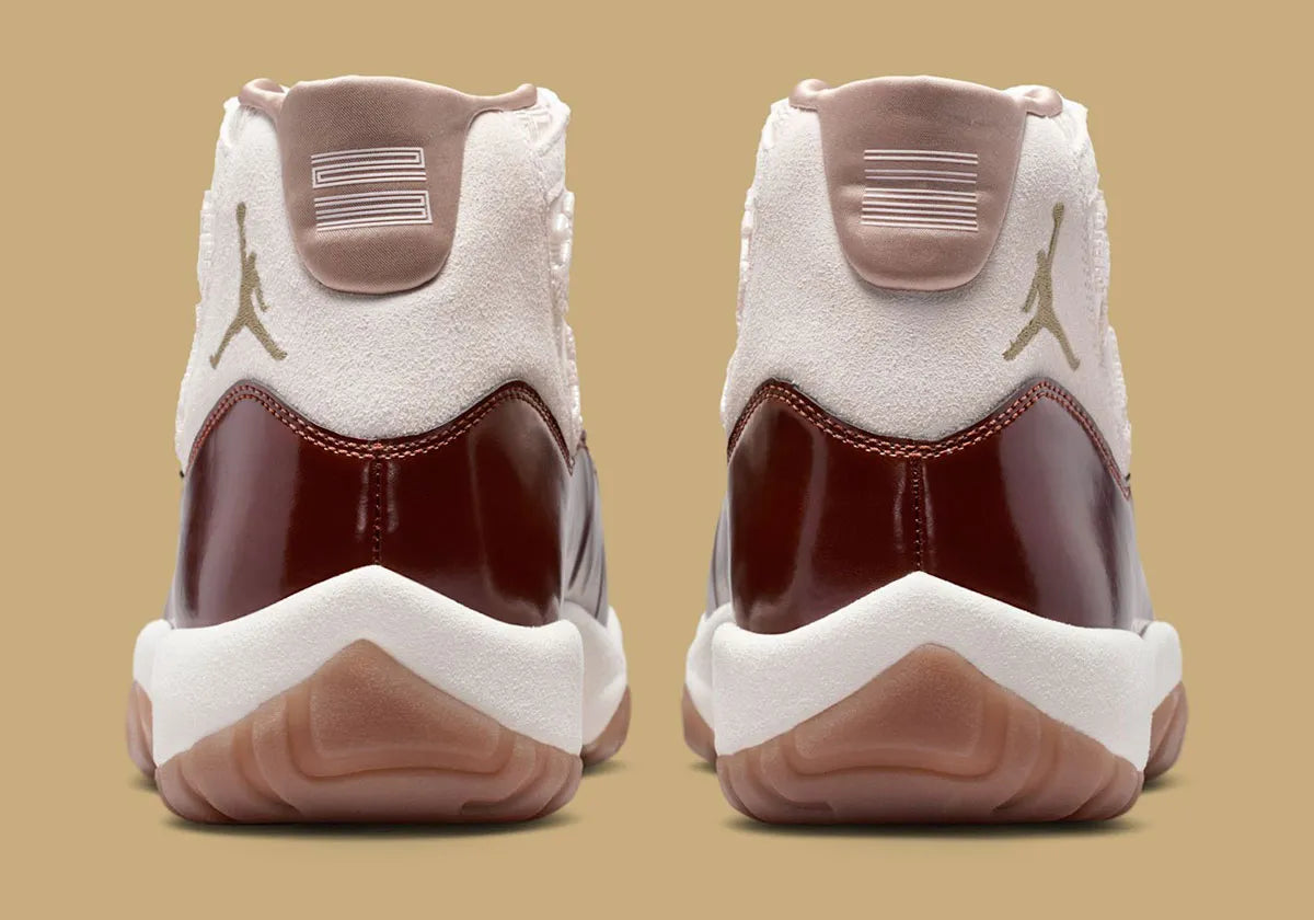 Sneakers Air Jordan 11 Retro China blanches et rouges en cuir verni avec semelle translucide et amorti Air