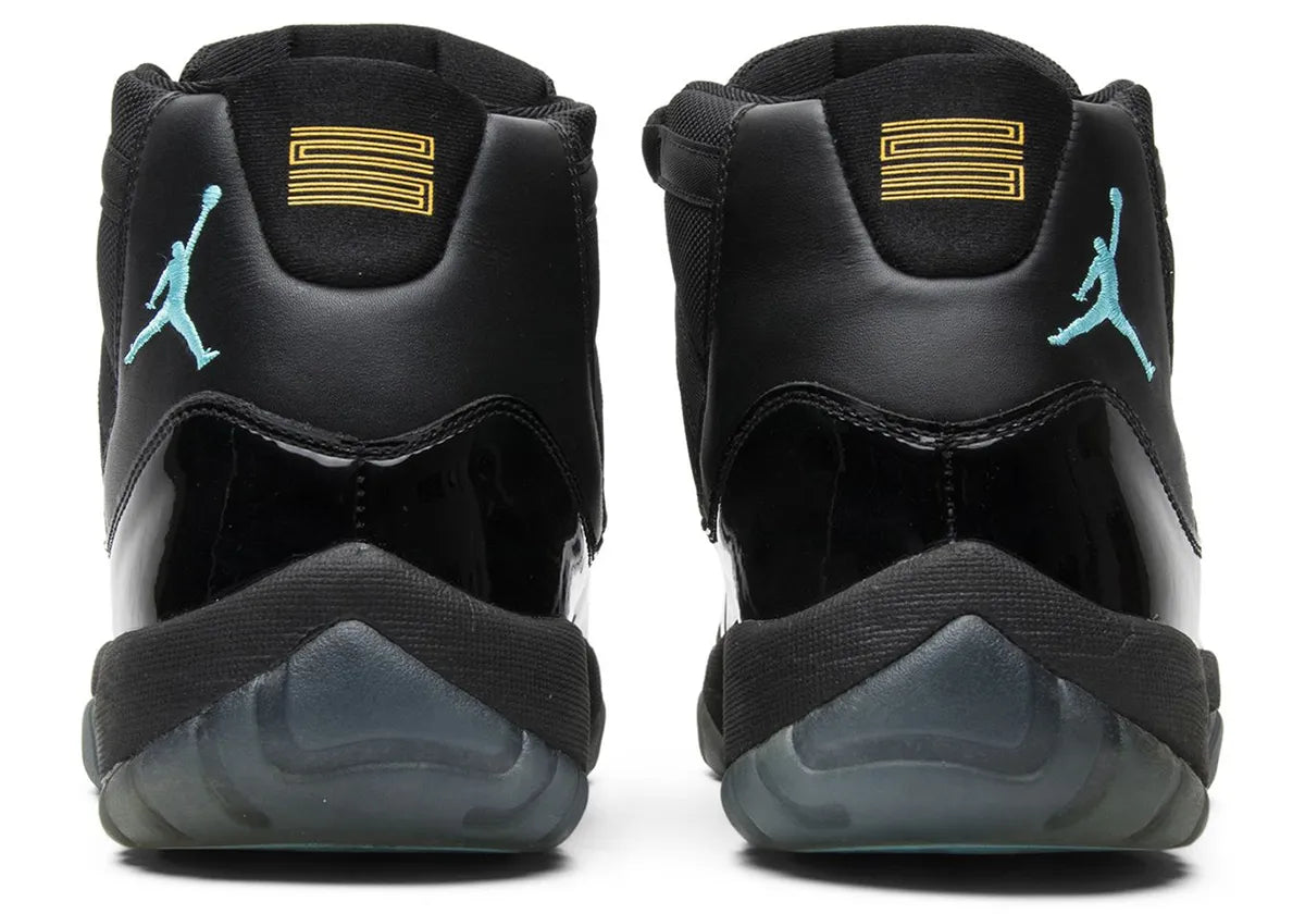 Sneakers Air Jordan 11 Retro Gamma Blue 2025 noires et bleues en cuir verni et mesh avec semelle translucide et amorti Air