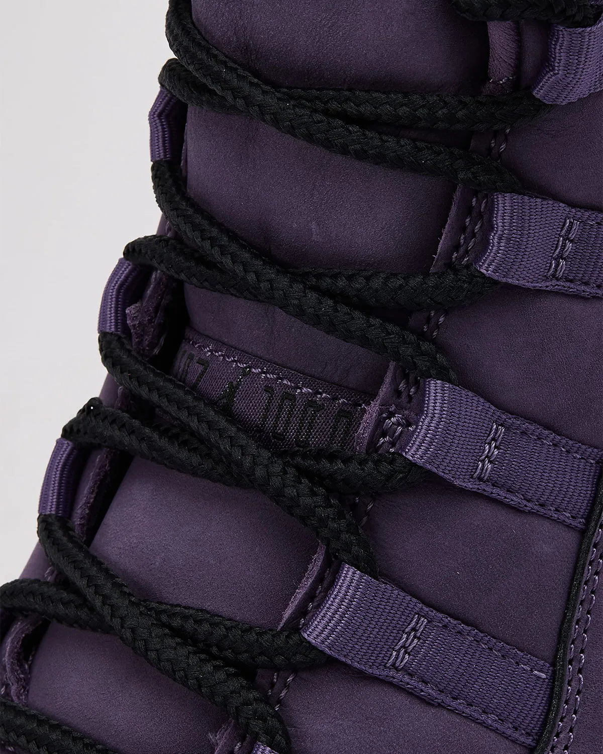 Sneakers Air Jordan 11 Retro Mojave beige sable en matières premium avec semelle translucide et amorti Air