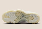 Sneakers Air Jordan 11 Retro Pearl femme blanches nacrées avec finition perlée et semelle translucide à amorti Air