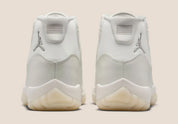 Sneakers Air Jordan 11 Retro Pearl femme blanches nacrées avec finition perlée et semelle translucide à amorti Air