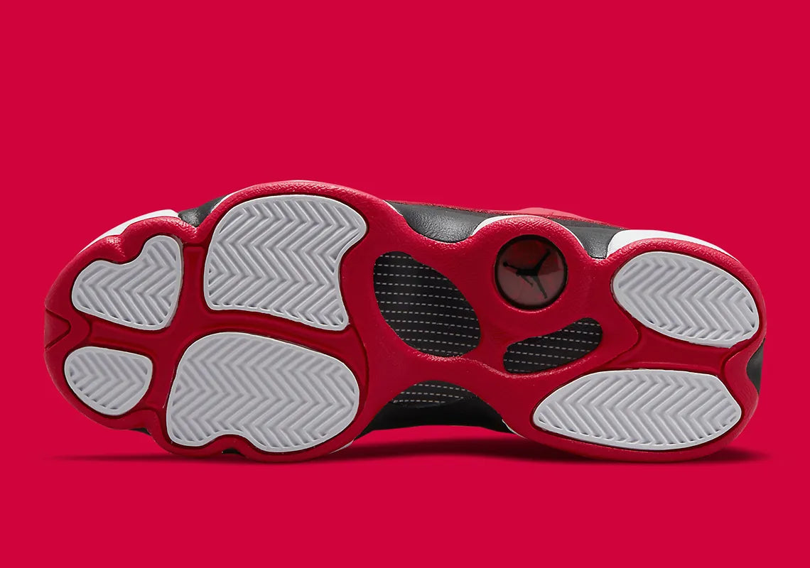 Air Jordan 13 Retro Low Very Berry (TD) en coloris Black/Very Berry-White, avec base noire et détails Very Berry.