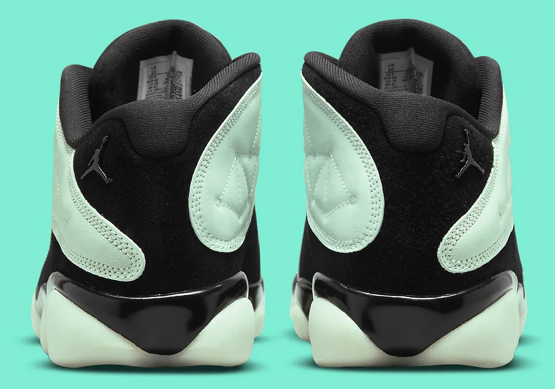 Air Jordan 13 Retro Low Singles' Day 2021 DM0803-300 en cuir noir et Durabuck Barley Green, avec motifs géométriques et semelle phosphorescente.