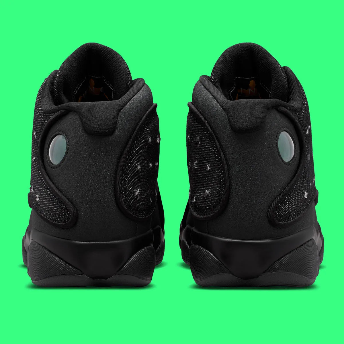 Air Jordan 13 Retro Wings, sneaker Jordan Brand issue de la collection Wings avec silhouette Air Jordan 13 inspirée de la panthère et détails premium.