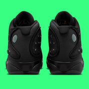 Air Jordan 13 Retro Wings, sneaker Jordan Brand issue de la collection Wings avec silhouette Air Jordan 13 inspirée de la panthère et détails premium.
