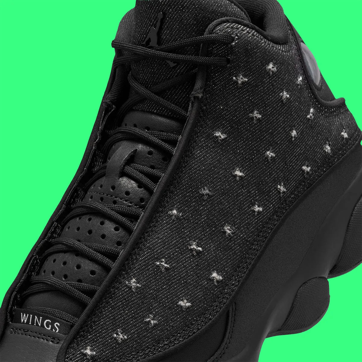 Air Jordan 13 Retro Wings, sneaker Jordan Brand issue de la collection Wings avec silhouette Air Jordan 13 inspirée de la panthère et détails premium.