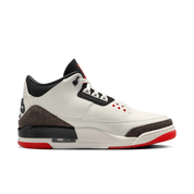Air Jordan 3 Worlds Best Dad crème et beige en cuir premium avec print elephant et semelle Air visible iconique. vue de profil intérieur