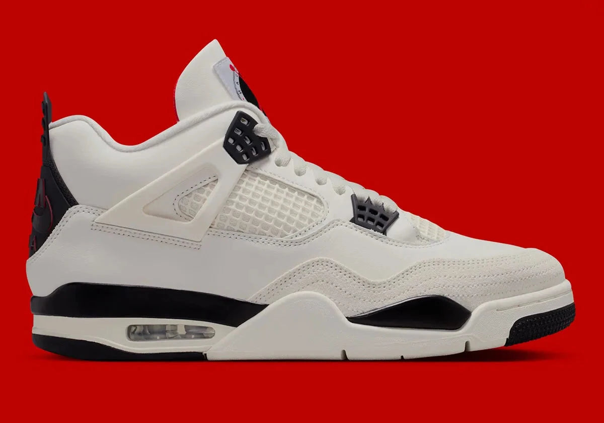 Sneakers Air Jordan 4 Retro OG Flight Club noires avec accents rouges et gris en cuir premium avec mesh iconique et amorti Air