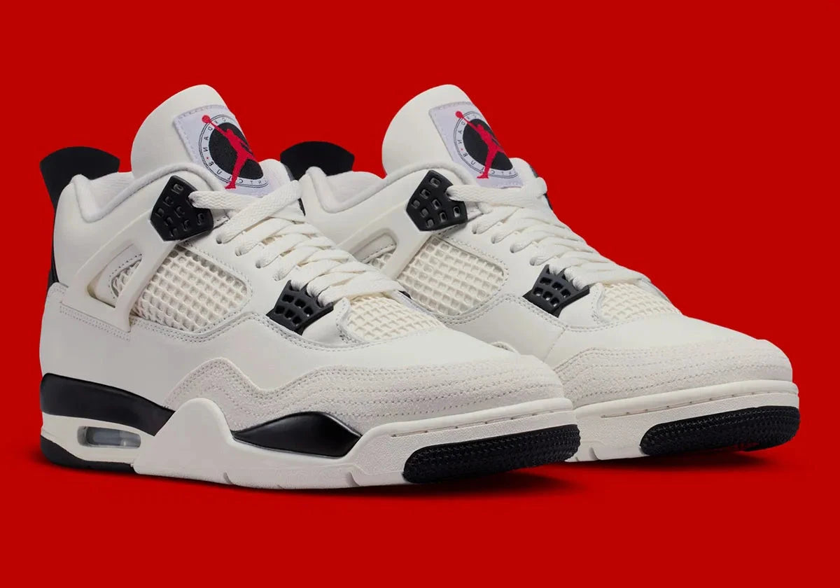 Sneakers Air Jordan 4 Retro OG Flight Club noires avec accents rouges et gris en cuir premium avec mesh iconique et amorti Air