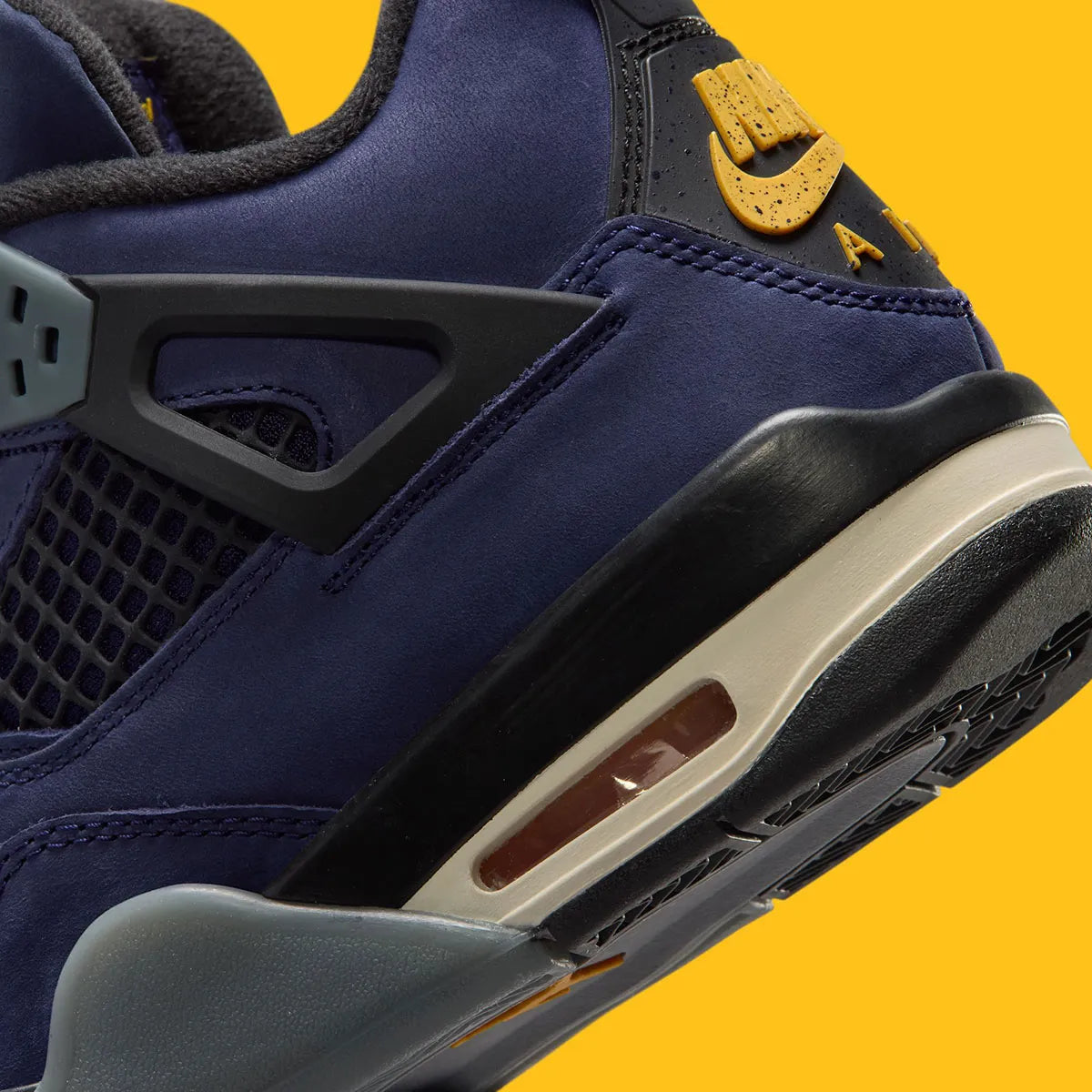 Sneakers Air Jordan 4 Retro Lakers GS violettes et jaunes en cuir premium avec grilles mesh et amorti Air visible