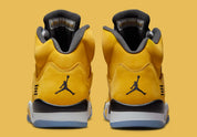 Sneakers Air Jordan 5 Tokyo T23 2025 jaunes en nubuck premium avec détails exclusifs, languette réfléchissante et amorti Air
