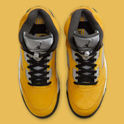Sneakers Air Jordan 5 Tokyo T23 2025 jaunes en nubuck premium avec détails exclusifs, languette réfléchissante et amorti Air