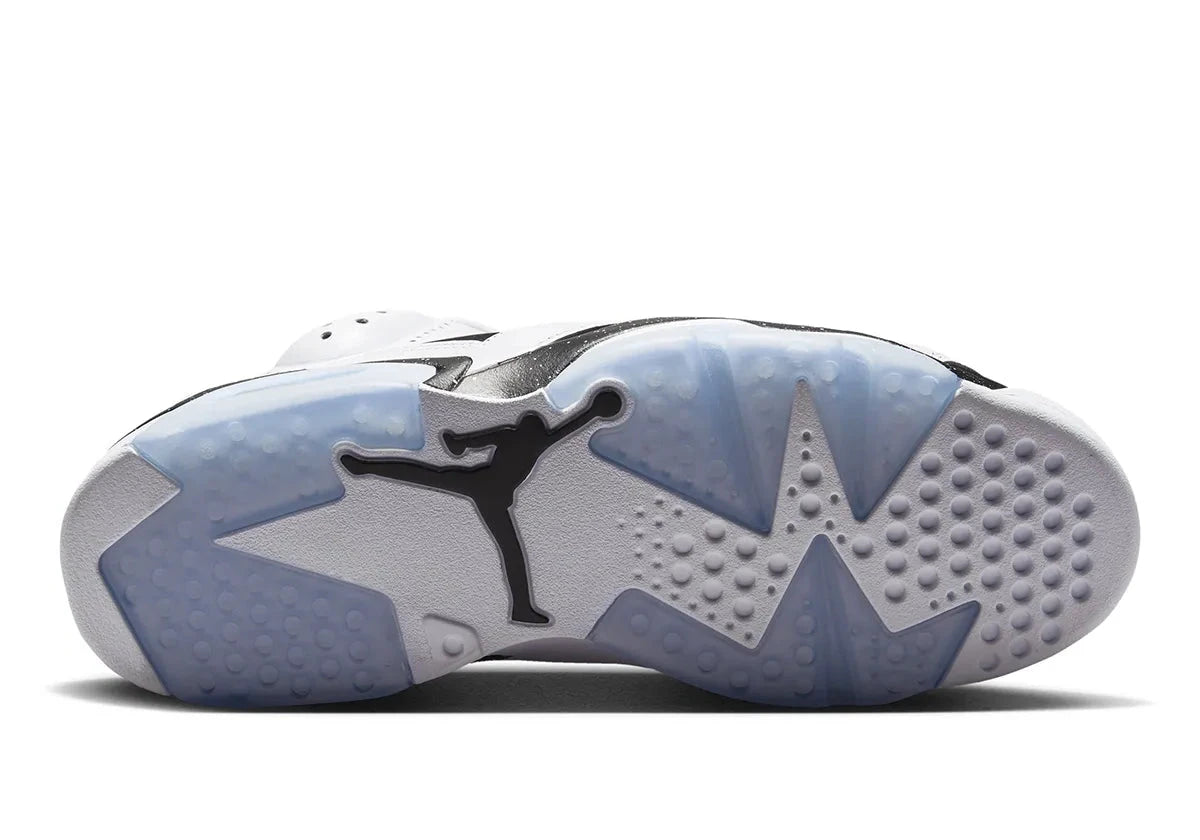 Air Jordan 6 Retro Oreo 2026, sneaker Jordan 6 noire et blanche au coloris Oreo avec unité Nike Air visible et silhouette basketball rétro vue sur la semelle. 