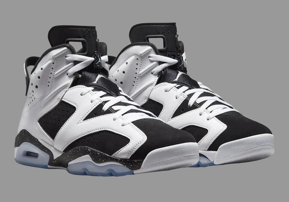 Air Jordan 6 Retro Oreo 2026, sneaker Jordan 6 noire et blanche au coloris Oreo avec unité Nike Air visible et silhouette basketball rétro vue de 3/4 face. 